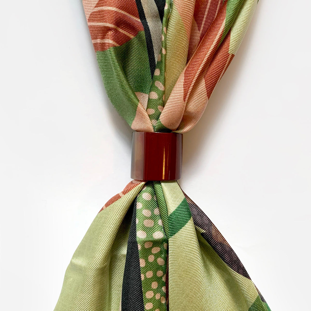 Anneau à Foulard Corne Bordeaux